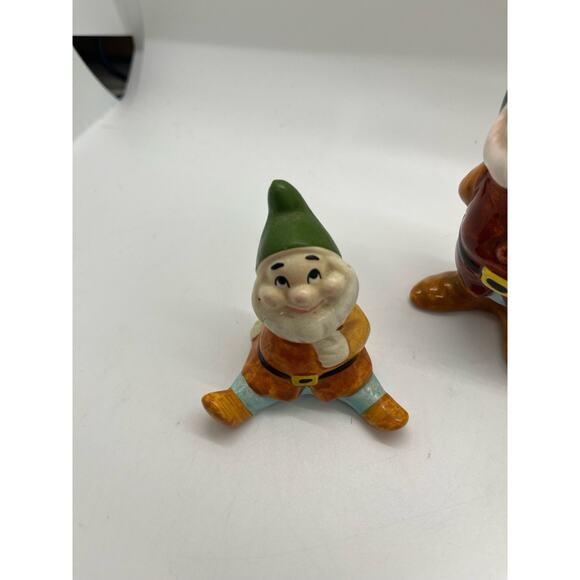 Snow White & 7 Dwarfs Porcelain Figurines (Set of 3) - Picture 4 of 7